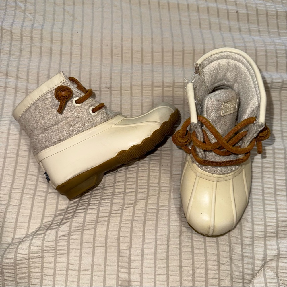 Tiny Cream Sperry Saltwater Preppy Boots 6 infant